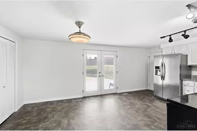 7297 Birchwood Drive, West Chester, OH 45069 - Photo 6
