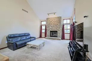 116 Bentwood Ct, Blue Ash, OH 45241 - Photo 4