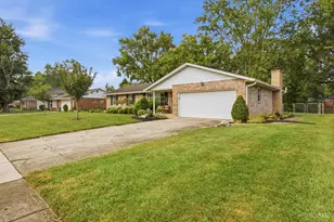 5303 W Dalton Dr, Fairfield, OH 45014 - Photo 2