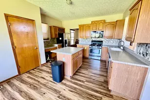 587 Westwynd Cir, Wilmington, OH 45177 - Photo 10