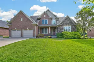 818 Forest Acres Dr, Anderson Township, OH 45255 - Photo 1