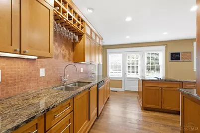 3307 Maplecrest Place, Cincinnati, OH 45209 - Photo 6