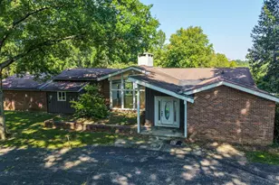 8505 Fox Cub Ln, Indian Hill, OH 45243 - Photo 2