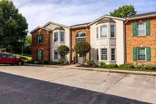 5471 Asbury Lake Dr, Green Township, OH 45247 - Photo 2