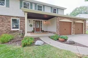 8389 Shadowpoint Ct, Montgomery, OH 45242 - Photo 2