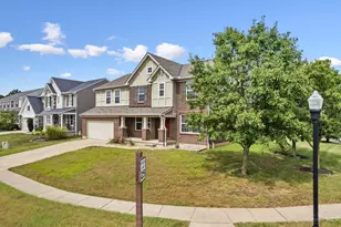 3122 Village View Ln, Hamilton Township, OH 45152 - Photo 6