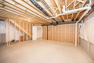 1319 Peregrine Way, Hamilton, OH 45013 - Photo 40