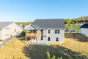 1325 Peregrine Way, Hamilton, OH 45013 - Photo 4