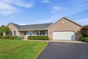 135 Country Manor Dr, Adams Township, OH 45177 - Photo 6