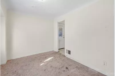 5601 Lester Road, Cincinnati, OH 45213 - Photo 8