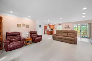 6166 Ramblingridge Dr, Green Township, OH 45247 - Photo 6