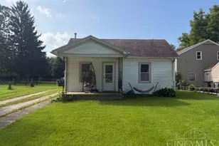 27 E Poplar St, Phillipsburg, OH 45354 - Photo 2