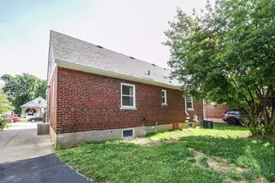 6828 Buckingham Place, Columbia Township, OH 45227 - Photo 24