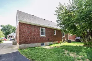 6828 Buckingham Pl, Columbia Township, OH 45227 - Photo 24
