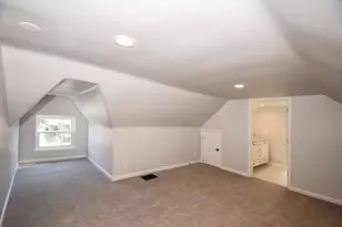 6828 Buckingham Pl, Columbia Township, OH 45227 - Photo 14