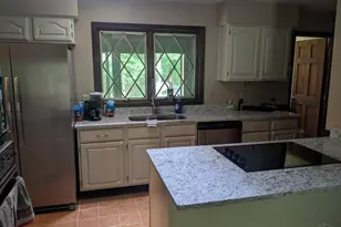921 Katys Ln, Chester Township, OH 45177 - Photo 8