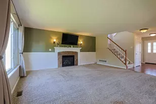 3239 Sycamore Woods Ln, Hamilton, OH 45011 - Photo 8