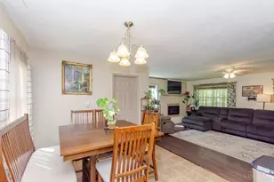 446 Woodside Dr, Twin Township, OH 45381 - Photo 8
