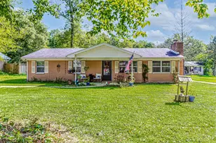 446 Woodside Dr, Twin Township, OH 45381 - Photo 1