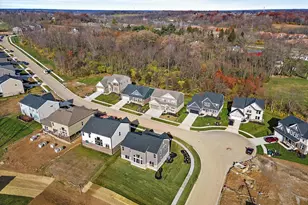 2587 Golden Leaf Dr, Beavercreek, OH 45431 - Photo 32