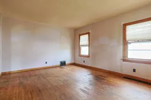 7611 Seward Ave, Cincinnati, OH 45231 - Photo 4