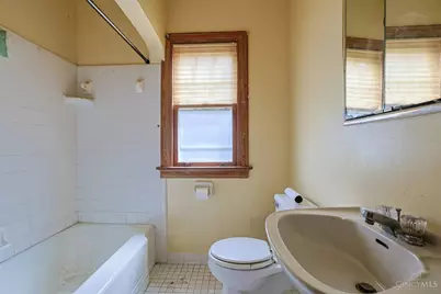 7611 Seward Avenue, Cincinnati, OH 45231 - Photo 16