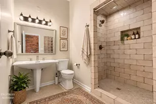 561 Milton St, Cincinnati, OH 45202 - Photo 18
