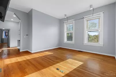 561 Milton Street #O, Cincinnati, OH 45202 - Photo 8
