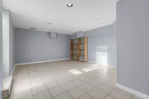 561 Milton St, Cincinnati, OH 45202 - Photo 40