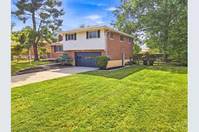 8819 Cavalier Drive, Springfield Township, OH 45231 - Photo 2