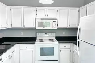 9564 Woodland Hills Dr, West Chester, OH 45011 - Photo 8