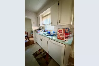 3755 St Johns Terrace, Deer Park, OH 45236 - Photo 6