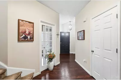385 Indian Lake Drive, Hamilton Township, OH 45039 - Photo 6