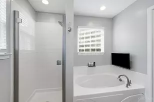 385 Indian Lake Dr, Hamilton Township, OH 45039 - Photo 30