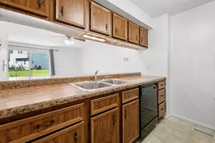 8062 Mill Rock Dr, West Chester, OH 45069 - Photo 10