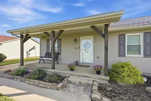 332 Dakins Chapel Rd, Sabina, OH 45169 - Photo 2
