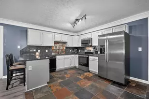 102 Boulder Dr, Sterling Township, OH 45154 - Photo 6