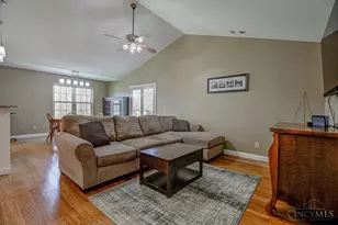 6338 Eagles Lake Dr, Green Township, OH 45248 - Photo 4
