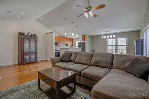 6338 Eagles Lake Dr, Green Township, OH 45248 - Photo 6