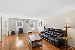 8420 Hambletonian Dr, Symmes Township, OH 45249 - Photo 6