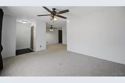 1931 Circle Kelly Jo Street, Middletown, OH 45044 - Photo 4