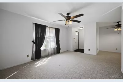 1931 Circle Kelly Jo Street, Middletown, OH 45044 - Photo 6