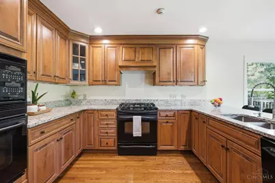 6865 Fox Hill Lane, Madeira, OH 45236 - Photo 14