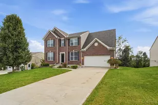 7477 Hunters Creek Ln, Colerain Township, OH 45247 - Photo 2