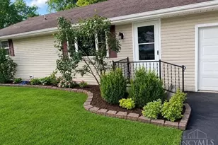 5389 Maple Grove Ave, Blanchester, OH 45107 - Photo 2