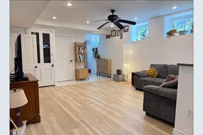348 Thrall Street #1, Cincinnati, OH 45220 - Photo 6