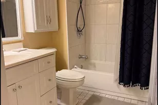 348 Thrall St, Cincinnati, OH 45220 - Photo 16