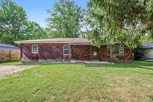 303 Brown St, Bethel, OH 45106 - Photo 1