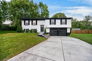 12080 Greystone Ct, Springfield Township, OH 45240 - Photo 2