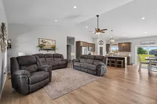 119 Hogan Dr, Franklin Township, OH 45171 - Photo 2